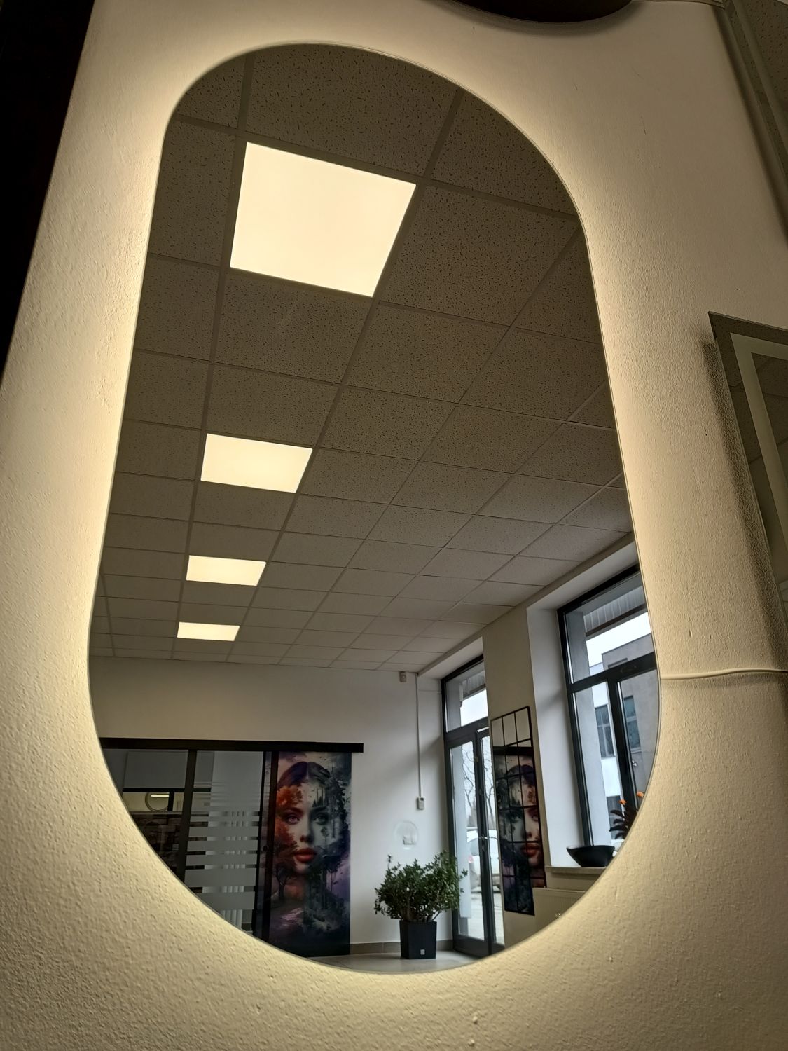 lustra podświetlane led 2